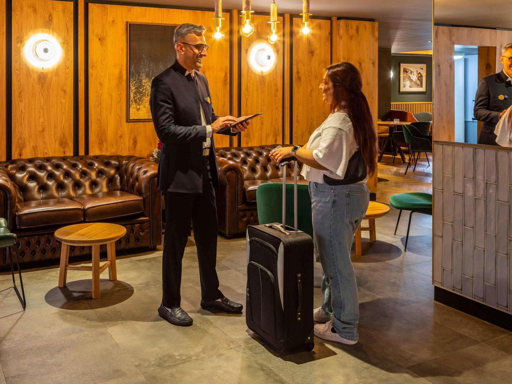 Novotel Birmingham Airport Terminal Building - Nec Бекенхил Екстериор снимка