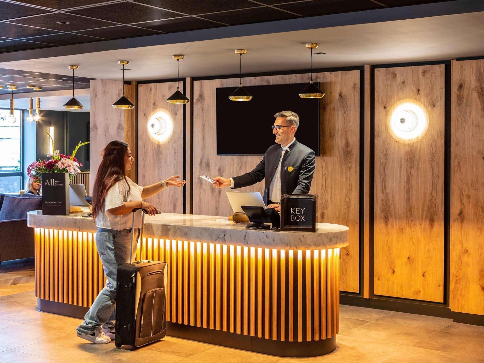 Novotel Birmingham Airport Terminal Building - Nec Бекенхил Екстериор снимка